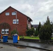 Ein-Zweifamilienhaus mit Garage und großem Garten - Lohne (Oldenburg)