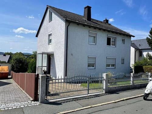 Foto - Zweifamilienhaus in FroschgrünNaila mit Eigengrund