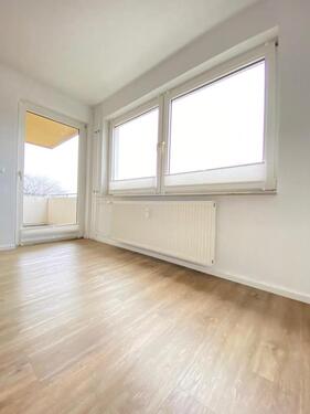 Foto - *** FAMILIEN AUFGEPASST *** Sehr helle 4-Zimmer-Wohnung mit Balkon *** Familienfreundliche Lage ***