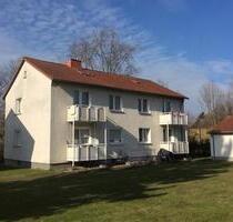 Wohnung mit modernem Wannenbad und neuer Tapezierung an den Wandflächen - Gladbeck Brauck