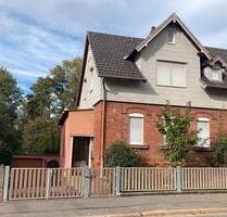 Doppelhaushälfte im Hahnweg - 209.000,00&nbsp;EUR Kaufpreis, ca.&nbsp; 106,00&nbsp;m&sup2; in Coburg (PLZ: 96450)