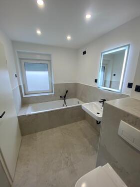 Foto - Saniertes Reihenhaus Haus in HE, Dämmung, el. Rollo, Garten