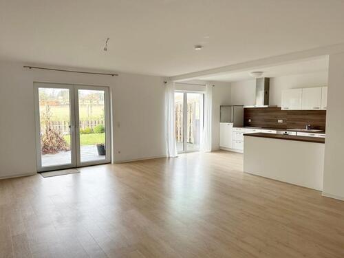 Foto - +++ MODERN WOHNEN MIT KLEINEM GARTEN +++