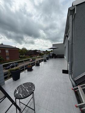 Foto - 3-Zimmer-Wohnung – große Terrasse, top saniert, großer Stellplatz