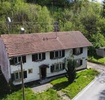 Verkauft wird ein sanierungsbedürftiges EFH mit Potential - Apfeldorf