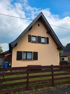 Foto - Wohnhaus Einfamilienhaus Mehrfamilienhaus Freistehendes Haus