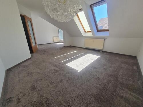 Foto - sonnige Wohnung mit zwei Stellplätzen