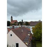 Zentrale, geräumige DG-Wohnung in 3-Parteienhaus! - Ursensollen