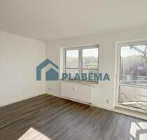 Lindenberg 4 Zimmer - Wohnung, Balkon, wird frisch renoviert, neue EBK und Stellplatz möglich - Neubrandenburg