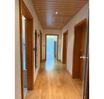 Renovierte 3 Zimmer Wohnung im 1.OG mit Balkon und Stellplatz in zentrumsnaher Lage von Losheim am See