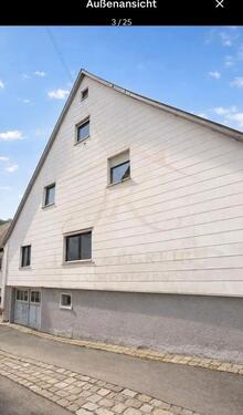 Foto - Wohnen und Vermieten clever kombiniert: Zweifamilienhaus