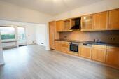 Foto - Charmante 4-Zimmer-Wohnung mit Terrasse, zwei Balkonen und Carport