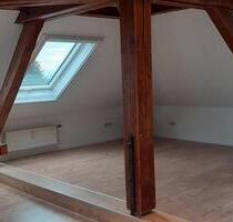 Schicke, gemütliche Dachgeschosswohnung in ruhiger Lage - Ober-Olm