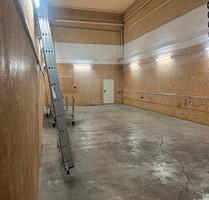 Lagerhalle Ca 90m2 Mit WC Großen Sektionaltor 3x4in Bad Nenndorf