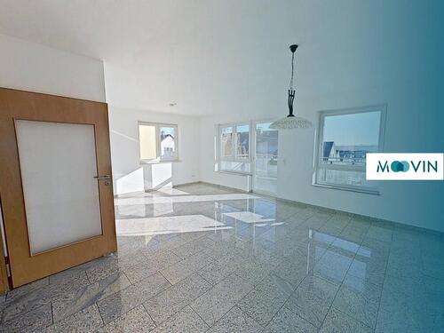 Foto - Große, lichtdurchflutete 4-Zimmer-Wohnung mit EBK, modernem Bad und 3 BALKONEN in Frankfurt-Sossenheim