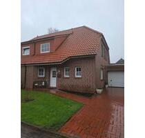 Doppelhaushälfte mit Garage in Hage