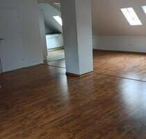 Dachgeschoss Wohnung SOFORT FREI - Altenglan