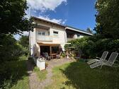 Foto - Familienhaus mit sonnigem Südwestgarten und großer Garage