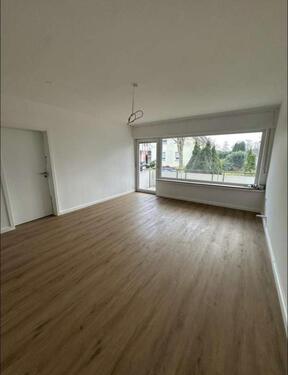 Foto - Sanierte 2 ZKB Wohnung mit Küche und Balkon, Am Asenberg