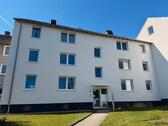 Foto - Helle 3 Zi-Whg 1.OG in energ. San. 6. Fam-Hs mit Balkon und Wanne