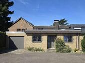 Foto - Stilvoller möblierter Splitlevel-Bungalow mit Garten