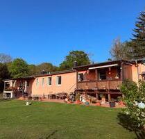 Mehrgenerationenhaus, 2 Ferienhäuser , 1 Reihenbootshaus mit Boot - Malchin