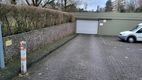 Foto - Tiefgaragenstellplatz in zentraler Lage - Preis angepasst