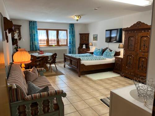 Foto - 1-Zimmer-Wohnung mit Einbauküche und Badezimmer