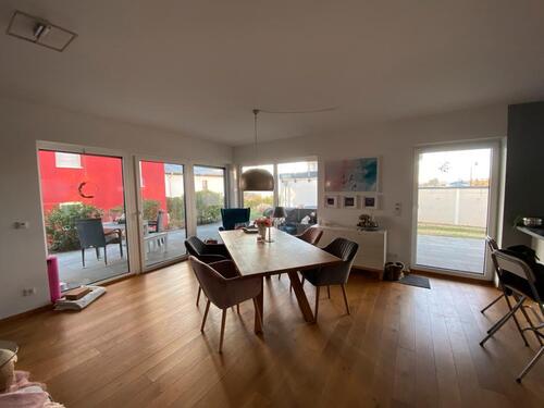 Foto - Moderne 3-Zimmer-Gartenwohnung mit großer Terrasse im Rosenhang