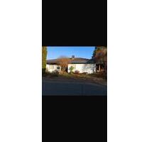 Haus Bungalow mit zwei Wohnheiten in Lohnsfeld