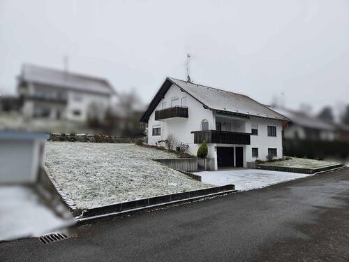 Foto - Geräumiges Einfamilienhaus mit Einliegerwohnung