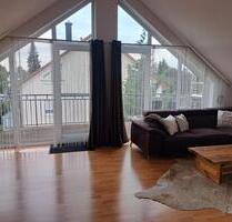 Sonnige DG-Wohnung mit Garten, Balkon & Haus-im-Haus-Charakter - München Allach-Untermenzing