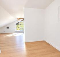 Moderne 3 Zimmer DG-Wohnung mit Weitblick ins Grüne - Heigenbrücken