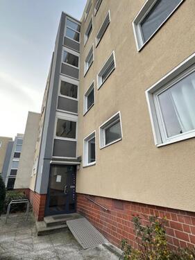 Foto - 1. Bezug nach Modernisierung + 3-Zimmer + Dusche + Keller + Designboden