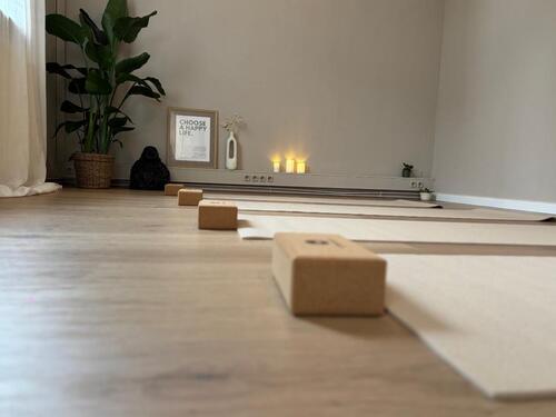Foto - Mietlocation in Lokstedt Yogastudio Fotostudio Kursraum Büro