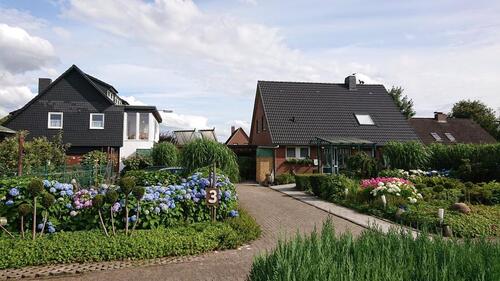 Foto - 2 Häuser zur Eigennutzung oder Vermietung. (1 Haus + 3 Wohnungen)