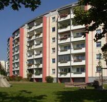 2-Raum-Wohnung mit verglastem Balkon und Wanne - Gera Lusan