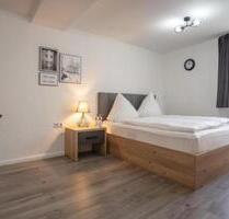 Single Studio Apartment Großes Bett, Einbauküche Arbeitsplatz - Rosbach vor der Höhe