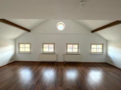 Foto - Traumhafte 3-Raum-Dachgeschosswohnung in ruhiger Bestlage – eine ganze Etage für Sie allein!