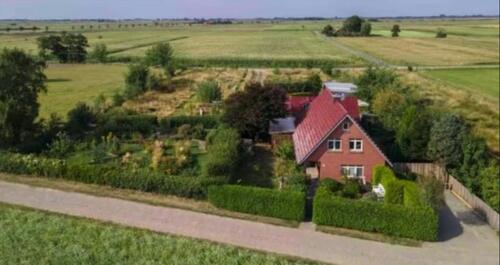 Foto - Haus zu verkaufen mit Stallungen Wiesen... ideal für Pferd etc.