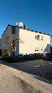 Foto - Einfamilienhaus mit großem Balkon und Hobbyraum