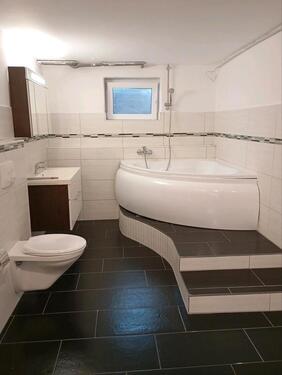 Foto - Souterrain-Wohnung mit 81 m2 und eigener Bar