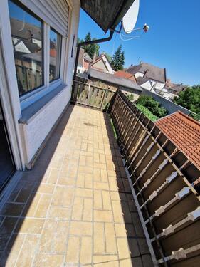 Foto - Neu renovierte 2 Zimmer Wohnung in zentraler Lage, 100 Meter bis zur S-Bahn