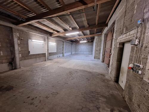 Foto - Lagerhalle 116m² mit 2 Stellplätzen Halle Lagerraum Autobahn A5