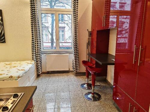 Foto - 1 ZIMMER STUDIO MÖBLIERT EBK BAD 950., WARM MIETE INCL INTERNET HEIZUNG STROM WASSER WESTEND NÄHE UNI BANKENVIERTEL ALTE OPER MEHRERE U BAHNEN PARKS REWE DM PENNY CAFE WACKER BUNGA CAFE TOPLAGE