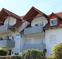 3-Zimmer DG-Wohnung mit Balkon & Blick in die Landschaft - Burglauer
