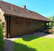 **Holzhaus mit Doppelgarage und Gestaltungspotenzial nahe HH** - Sauensiek