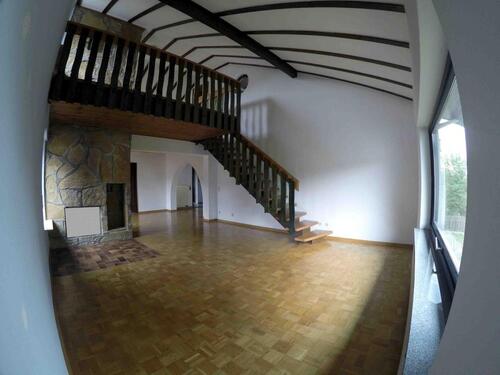 Foto - Biete: Wohnung mit Terrasse, Balkon und Empore