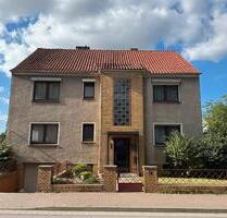 Charmantes Zweifamilienhaus mit großem Grundstück und Garagenhof - Königslutter am Elm