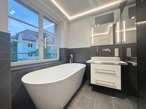 Foto - 4 Zimmer mit Stil! + Erstbezug + Parkett + Wanne & Dusche + LED-Licht + Fußbodenheizung + Balkon